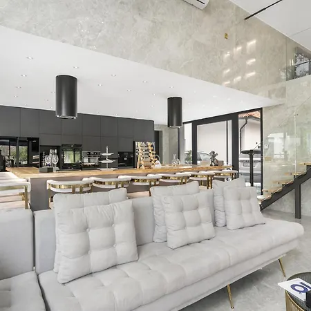 Luxury Retreat By Interhome *