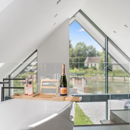 Luxury Retreat By Interhome * Prosty