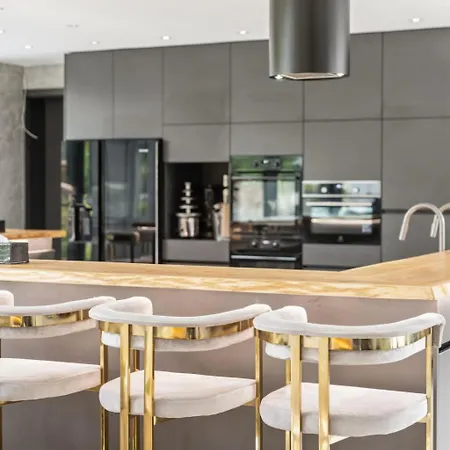 Luxury Retreat By Interhome Prosty
